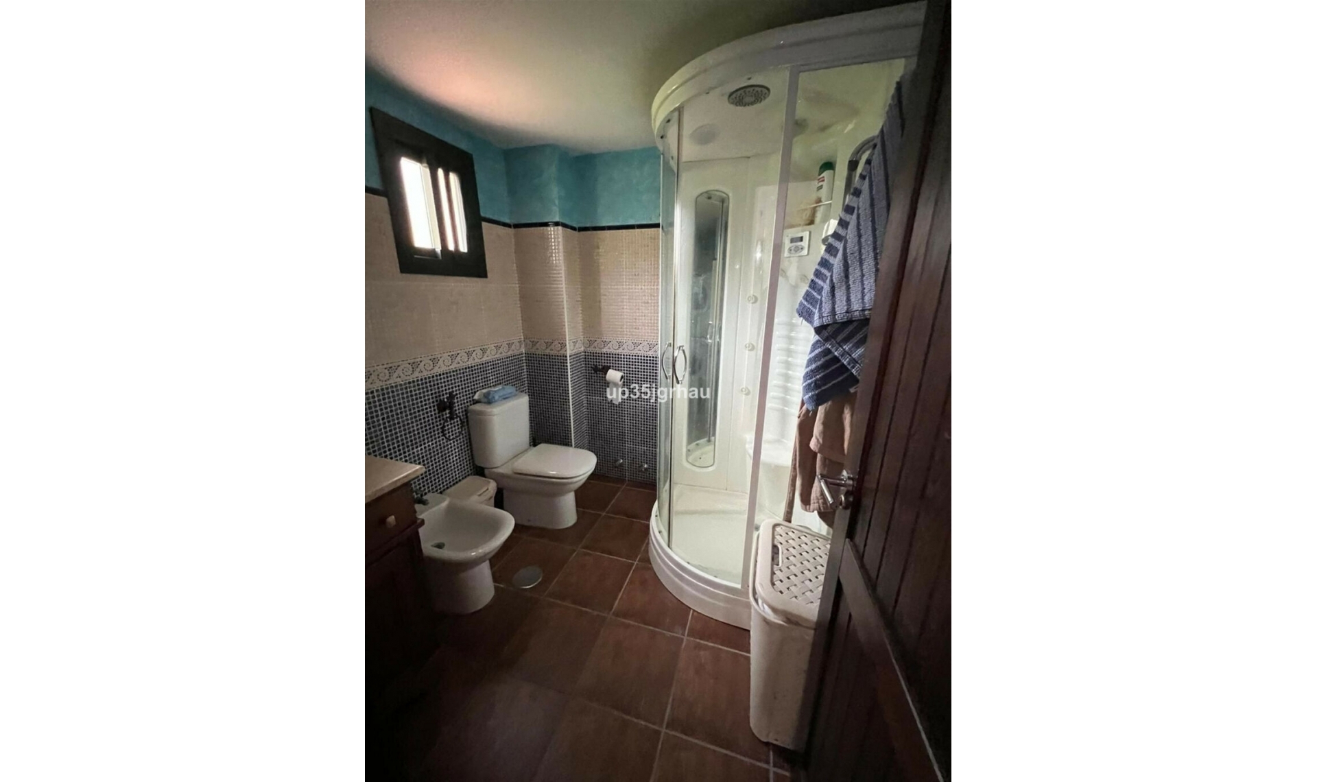 Resale - House -
Estepona