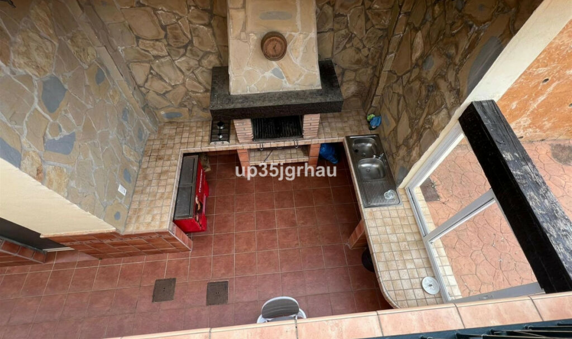 Resale - House -
Estepona