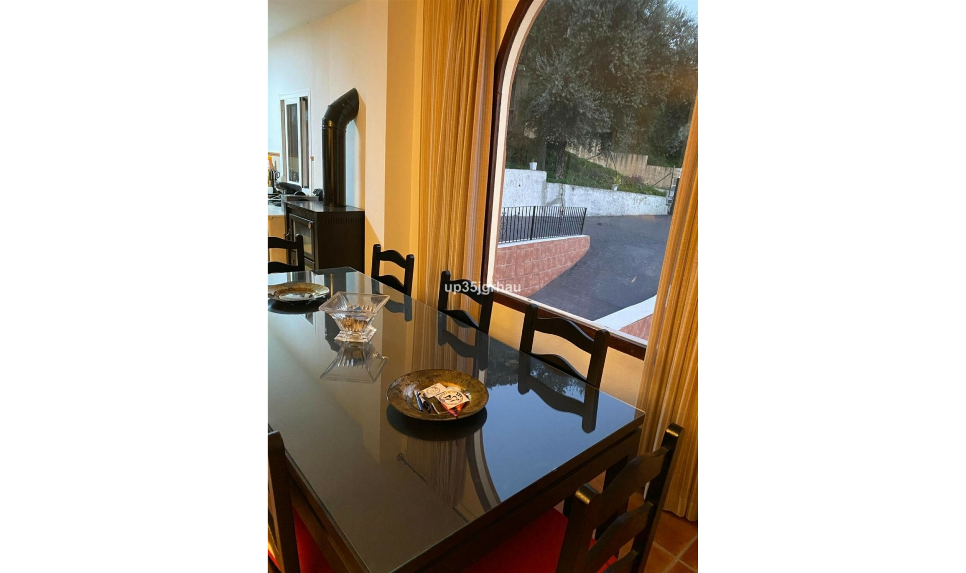 Resale - House -
Estepona