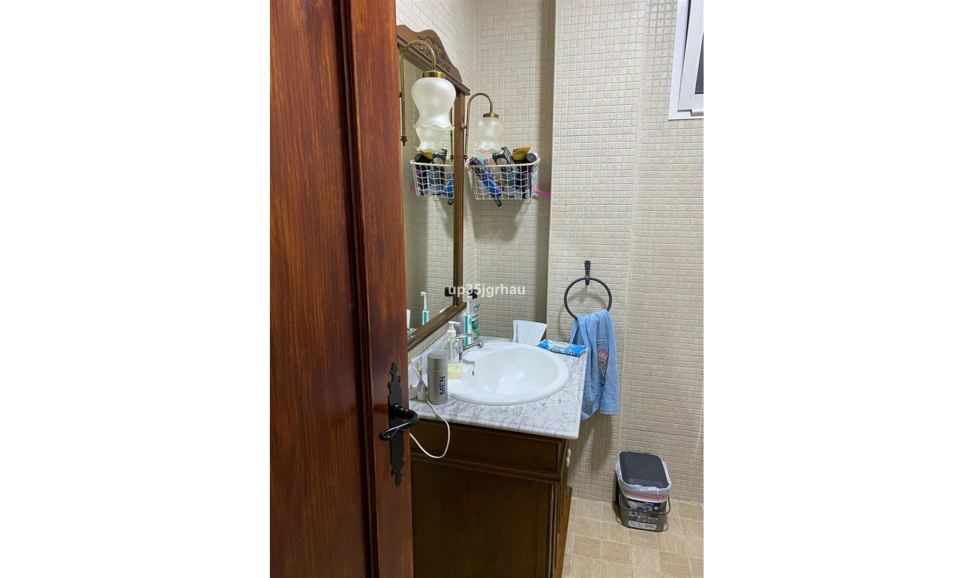 Resale - House -
Estepona