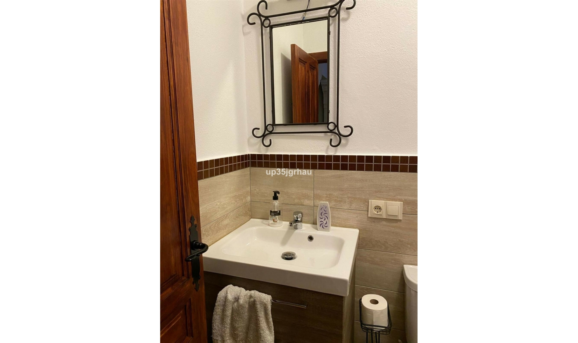 Resale - House -
Estepona