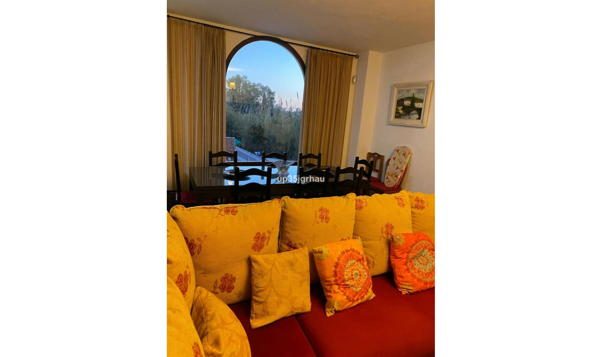 Resale - House -
Estepona