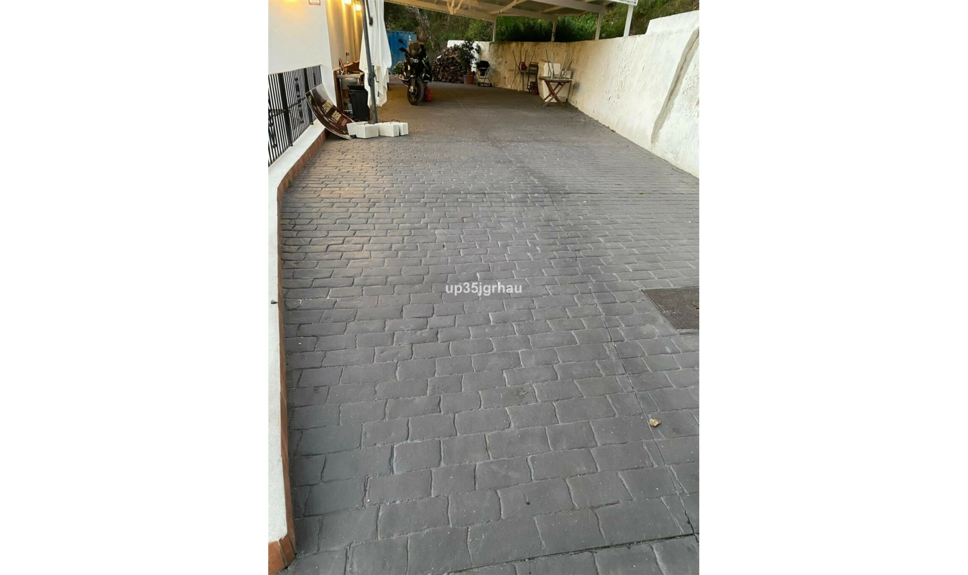 Resale - House -
Estepona