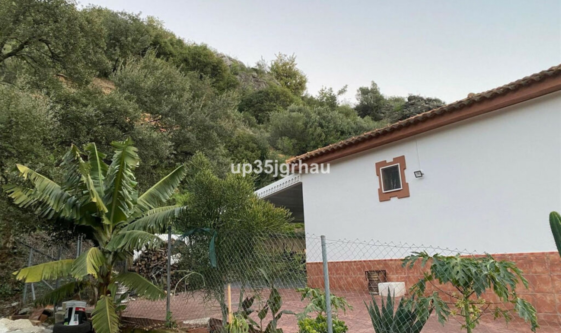 Resale - House -
Estepona