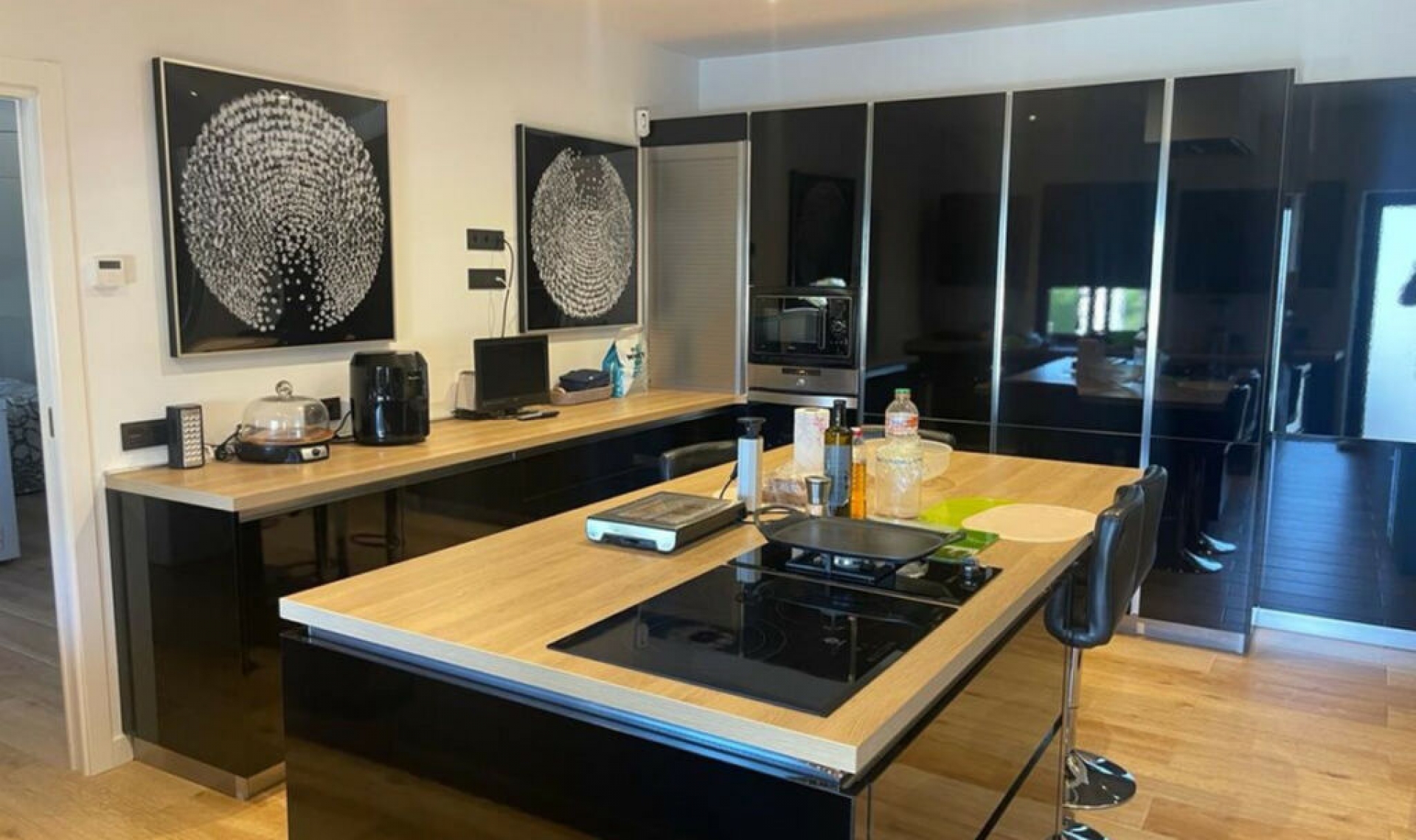 Resale - House -
Estepona