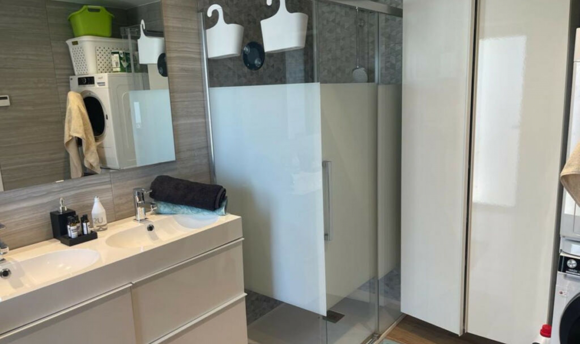 Resale - House -
Estepona