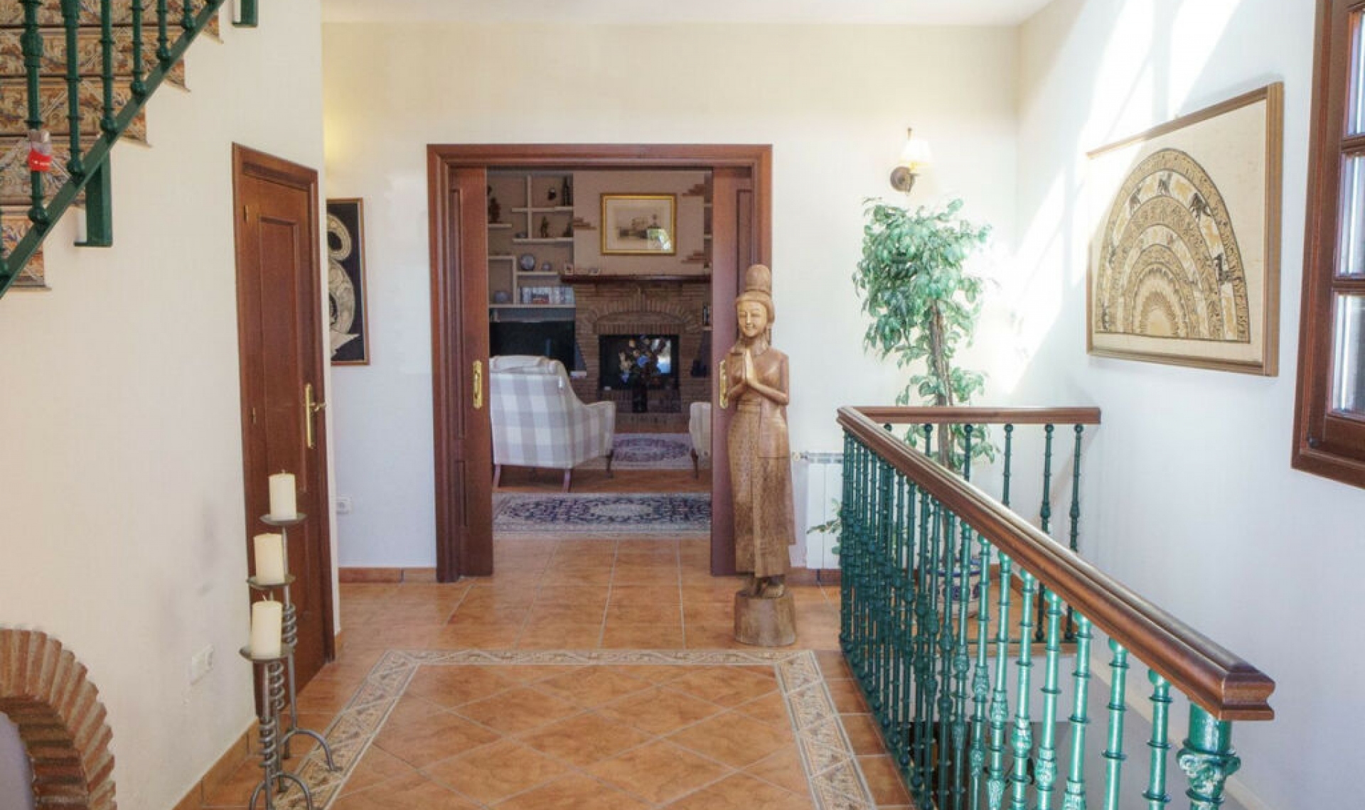 Resale - House -
Estepona