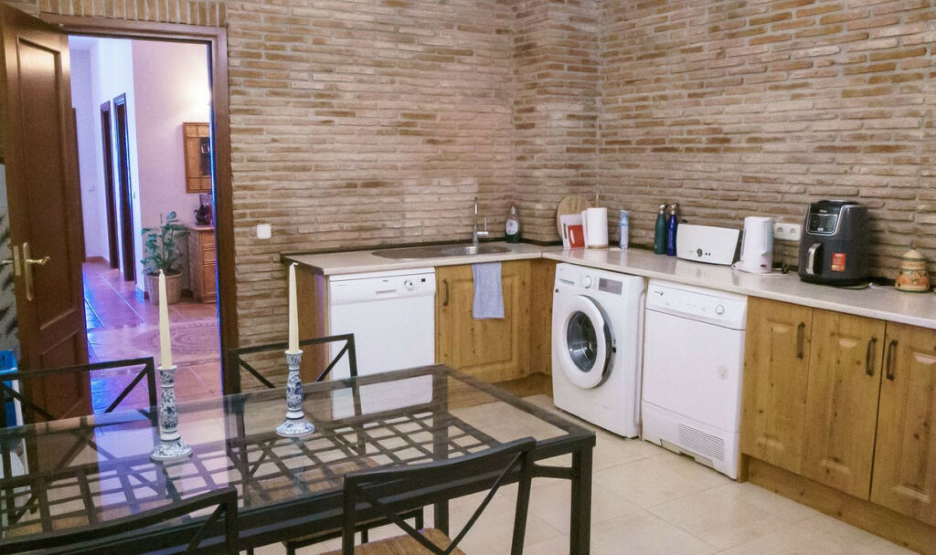 Resale - House -
Estepona