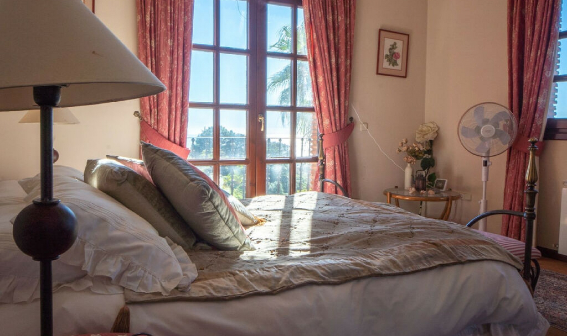 Resale - House -
Estepona