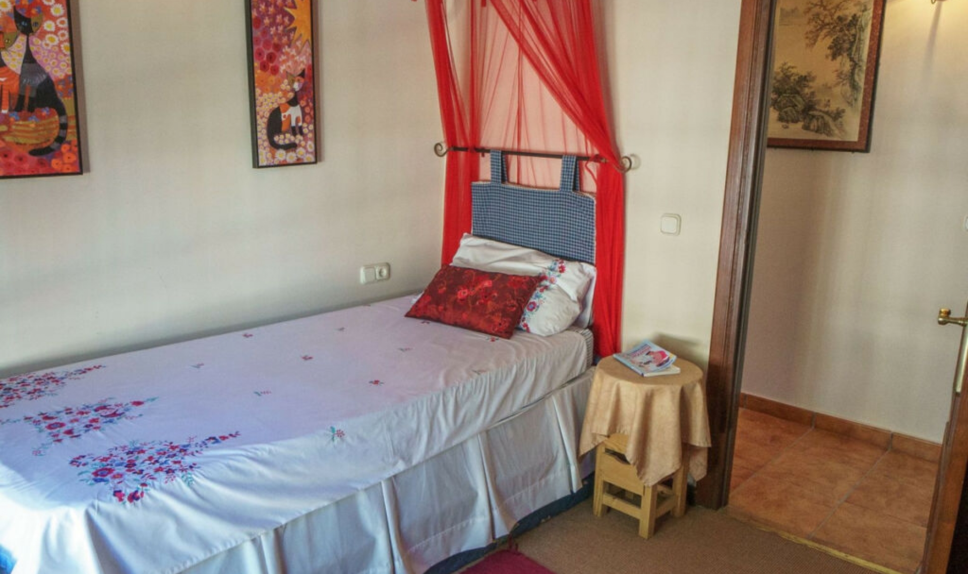 Resale - House -
Estepona