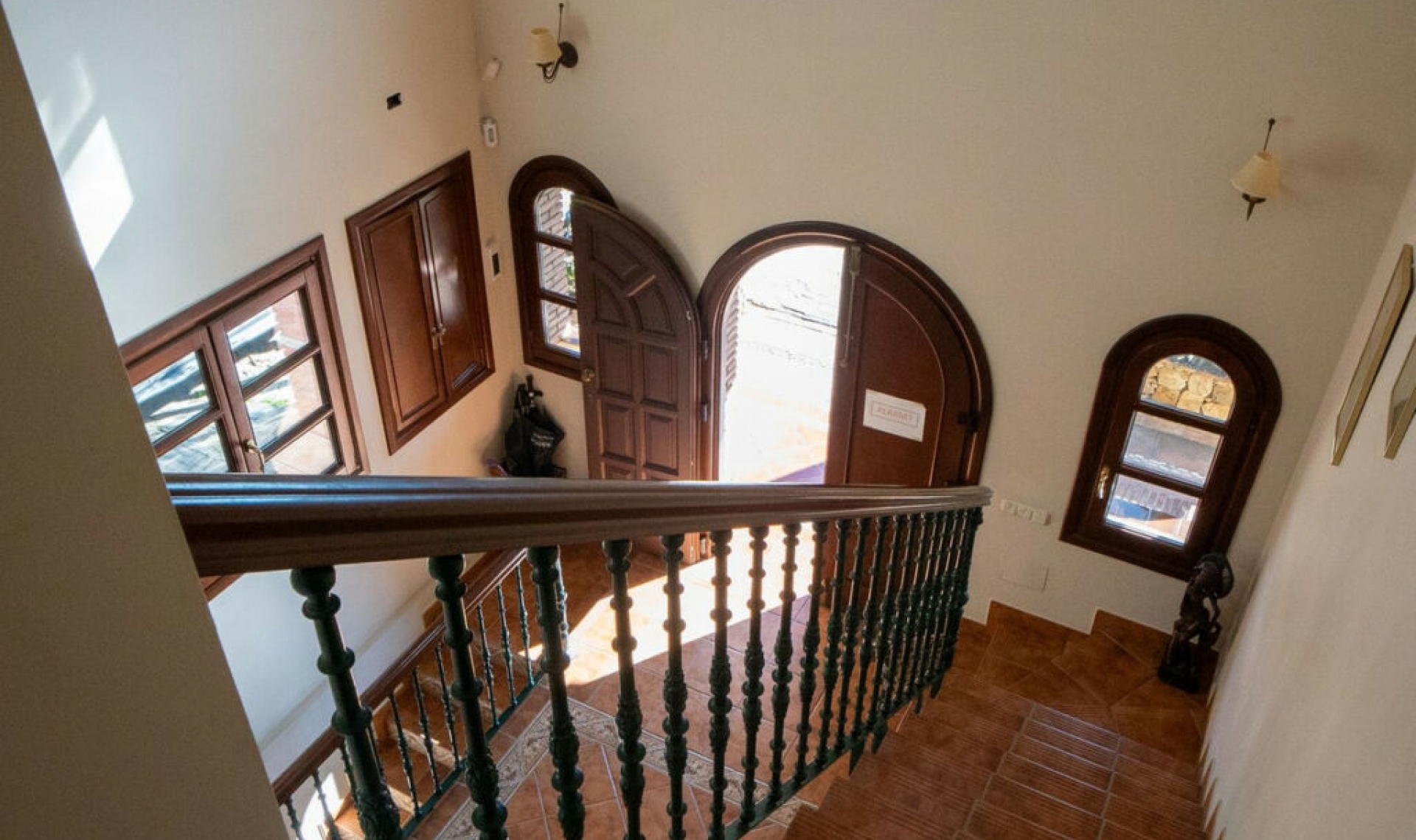 Resale - House -
Estepona