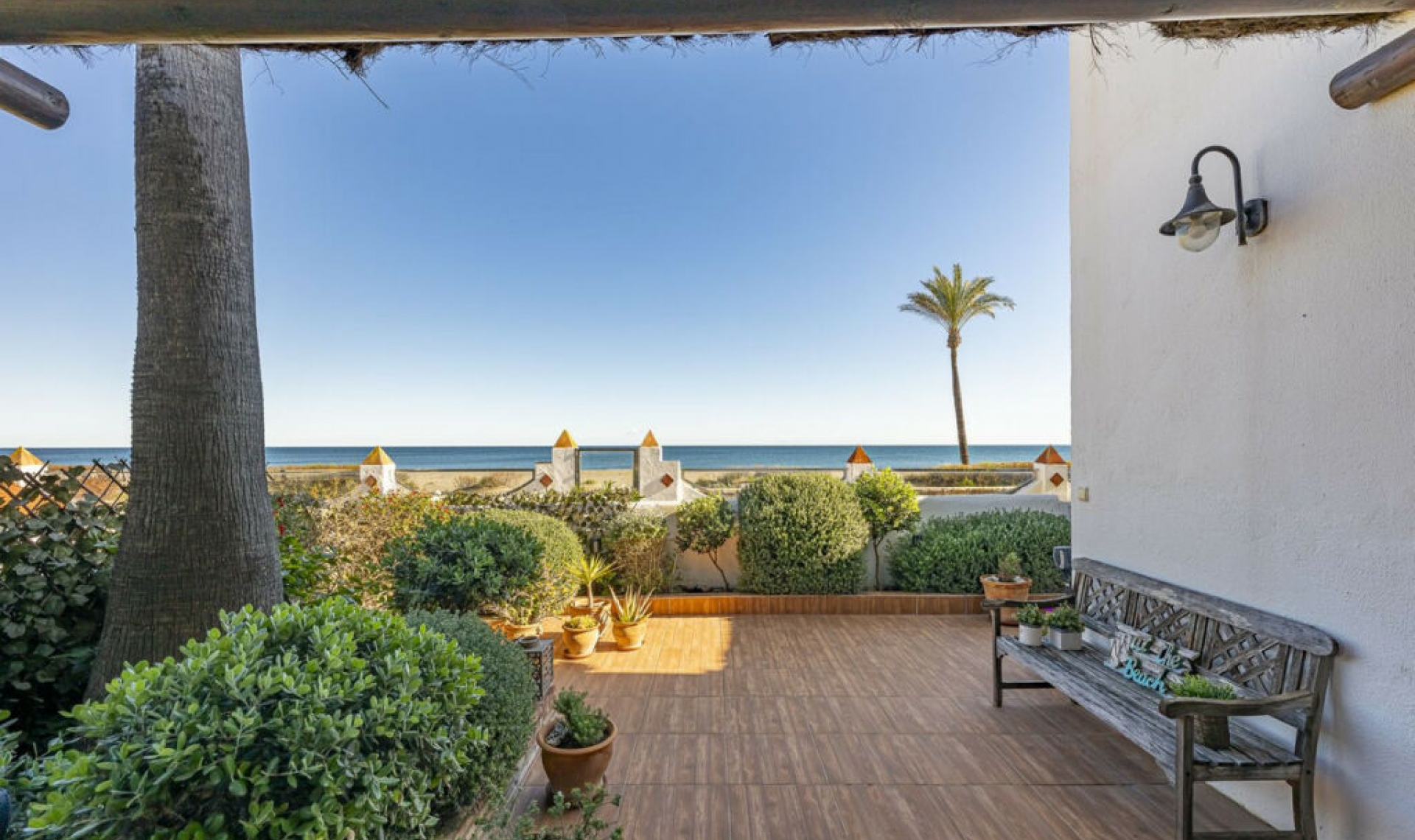 Resale - House -
Estepona