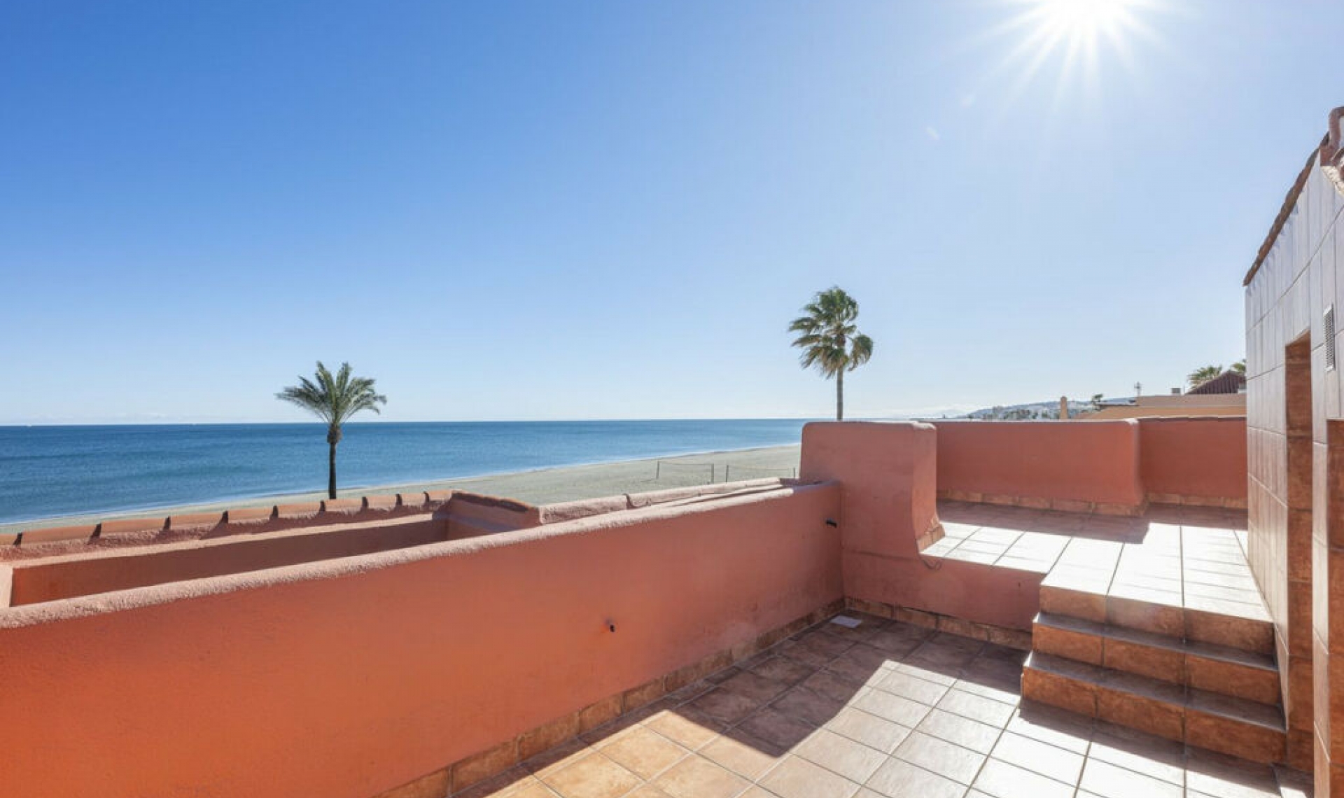 Resale - House -
Estepona