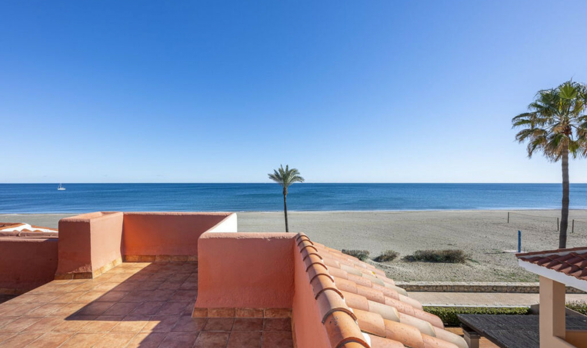 Resale - House -
Estepona