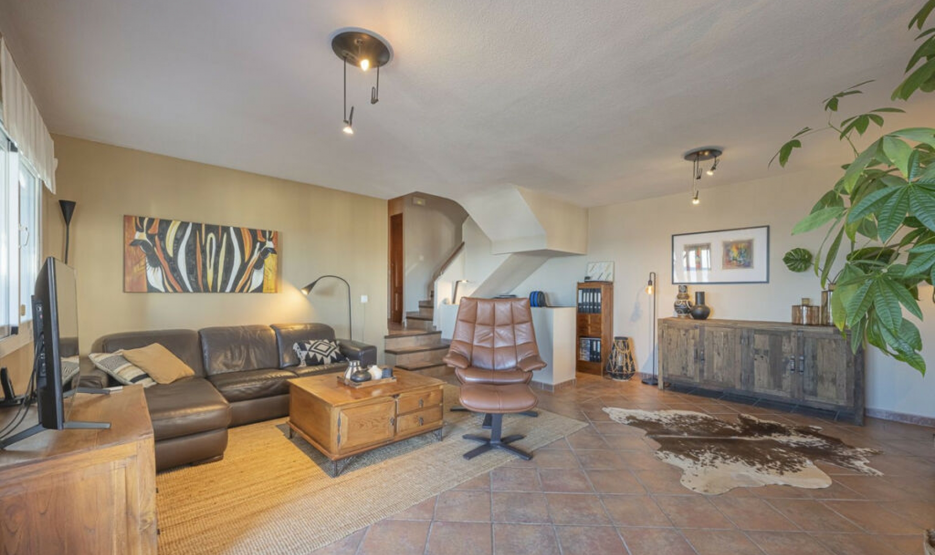 Resale - House -
Estepona