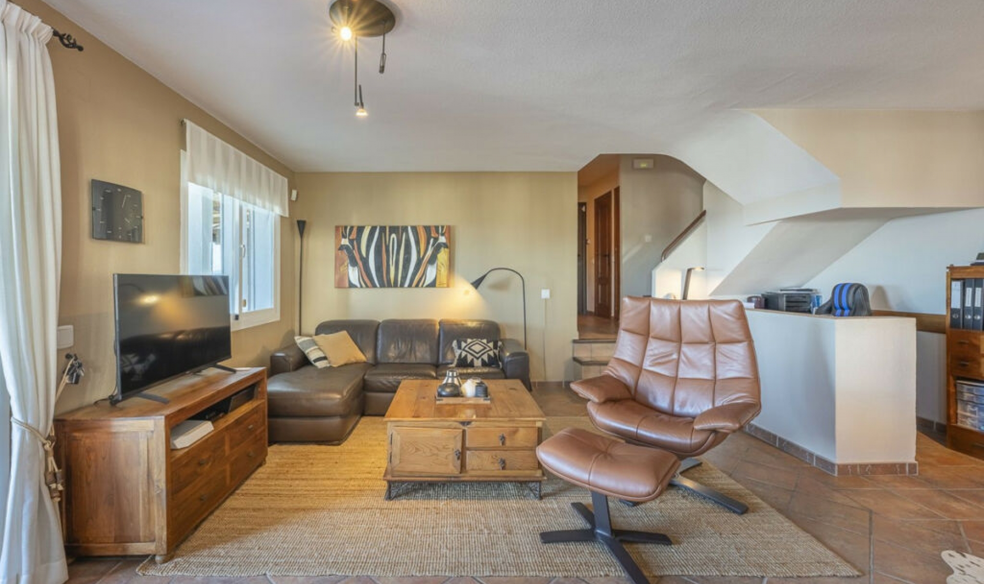 Resale - House -
Estepona