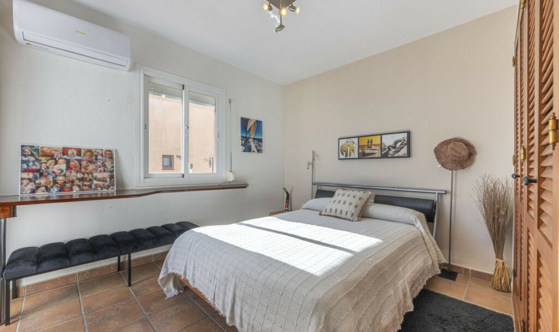 Resale - House -
Estepona
