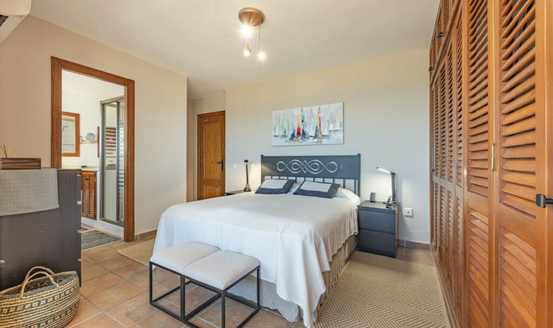 Resale - House -
Estepona