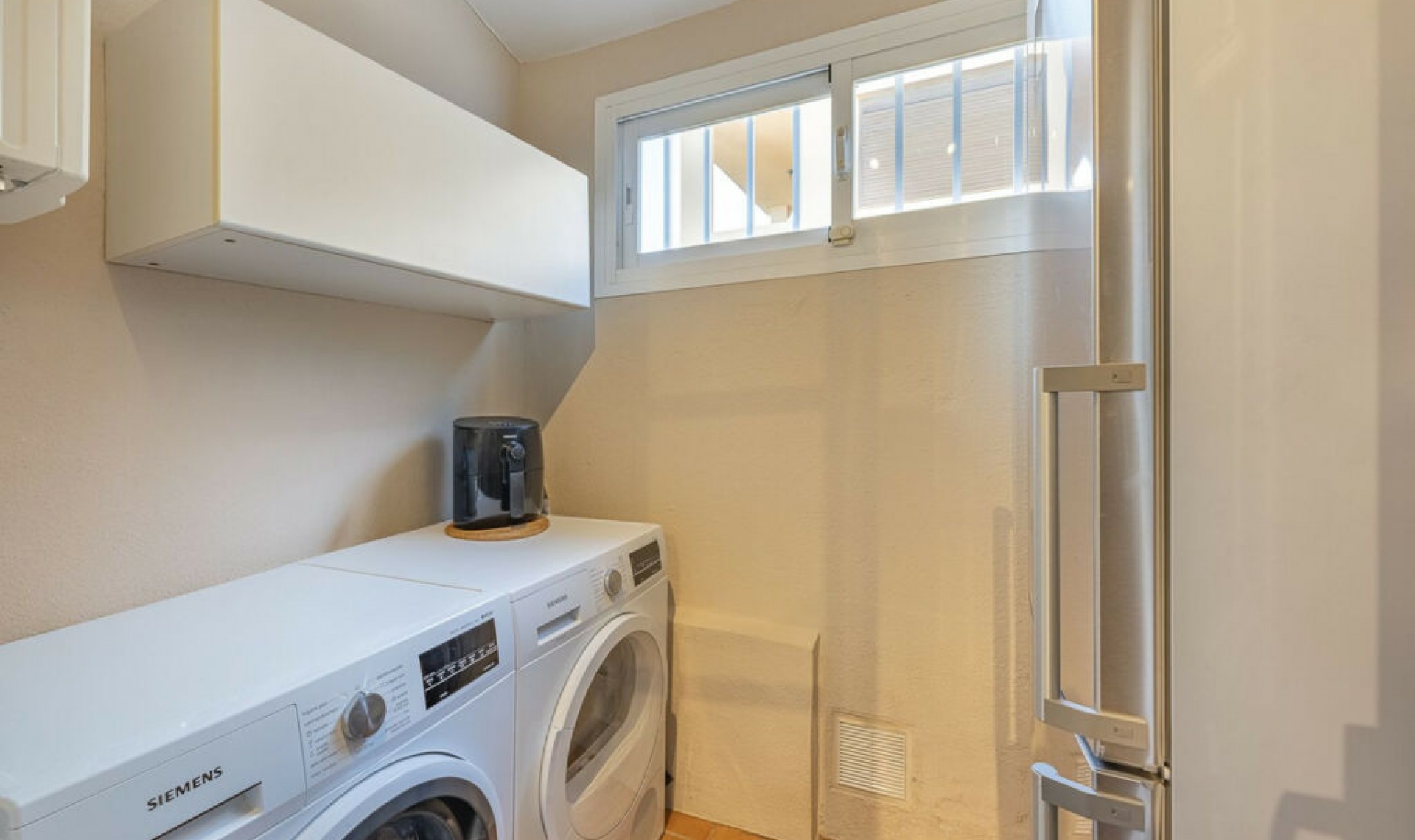 Resale - House -
Estepona