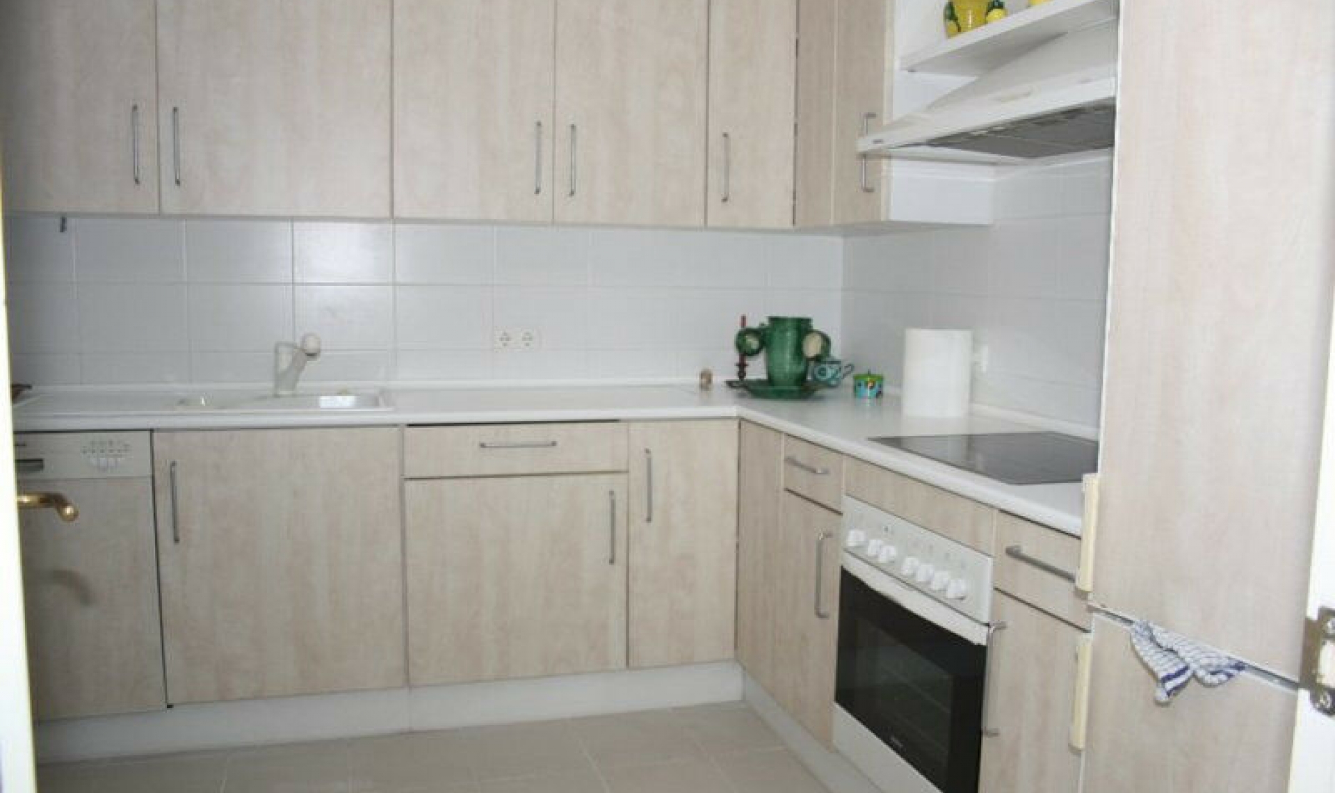 Resale - House -
Estepona