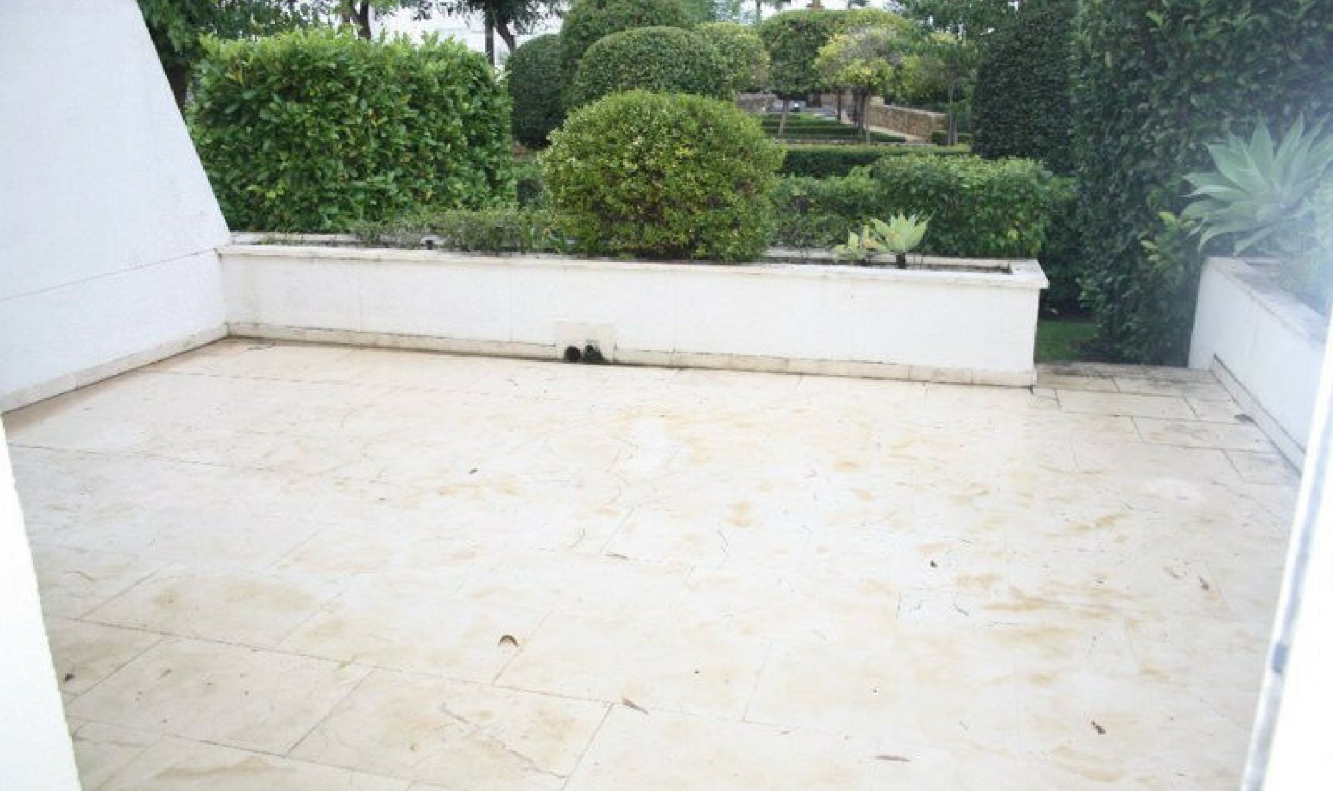 Resale - House -
Estepona