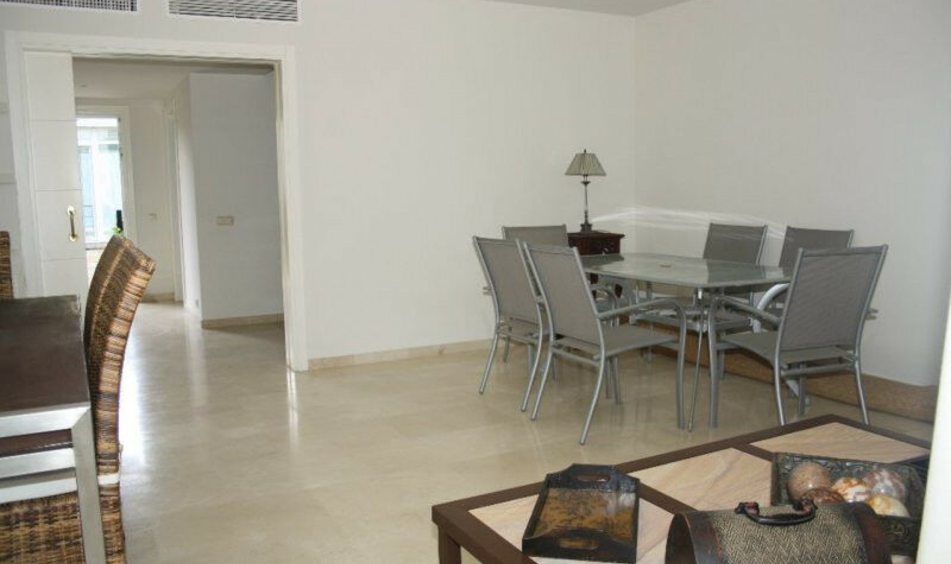 Resale - House -
Estepona