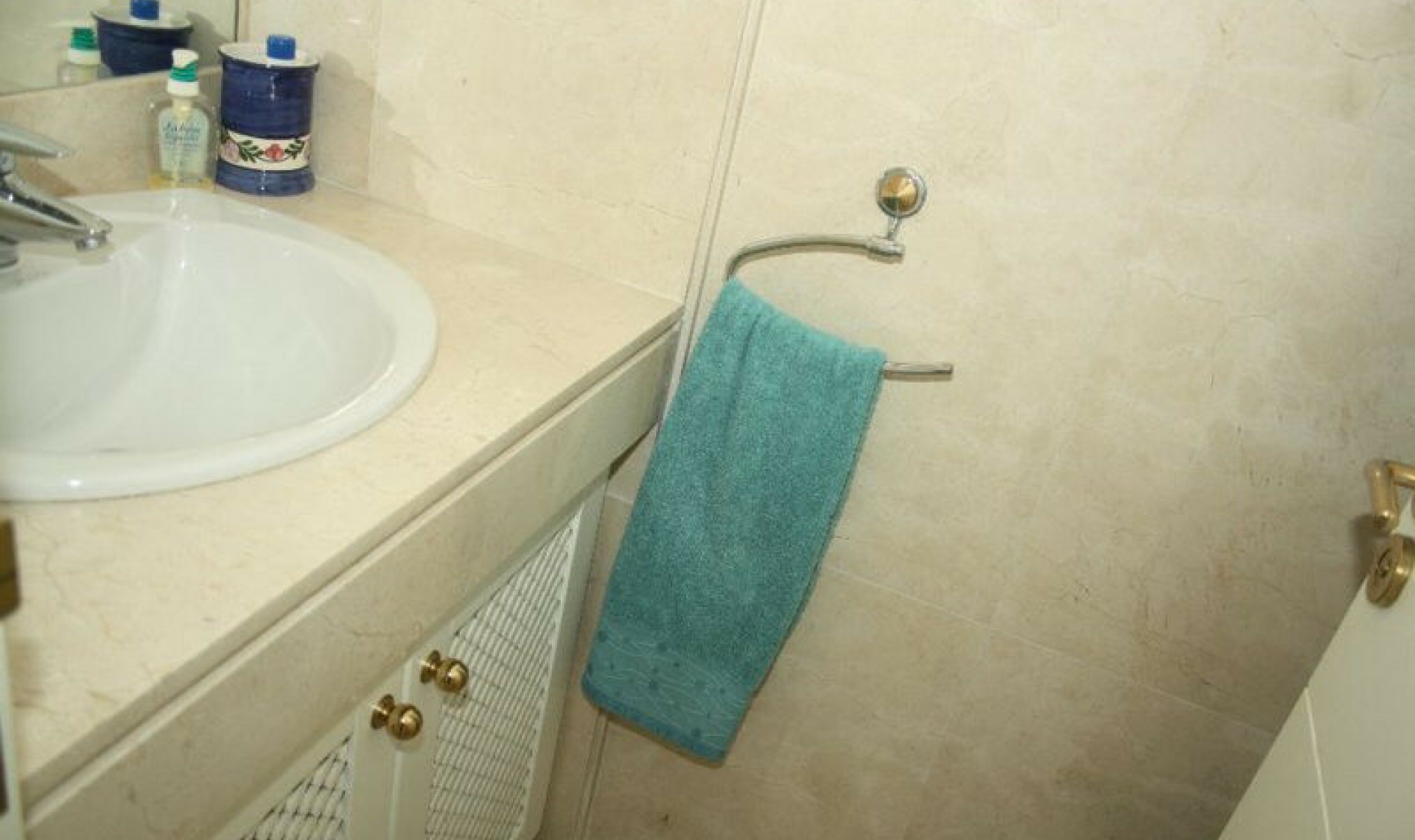 Resale - House -
Estepona