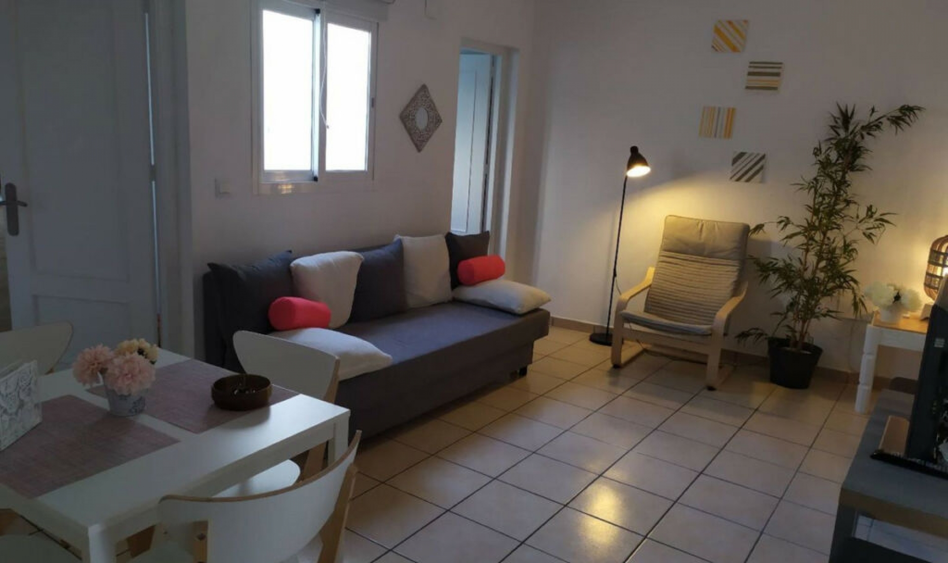Resale - House -
Estepona