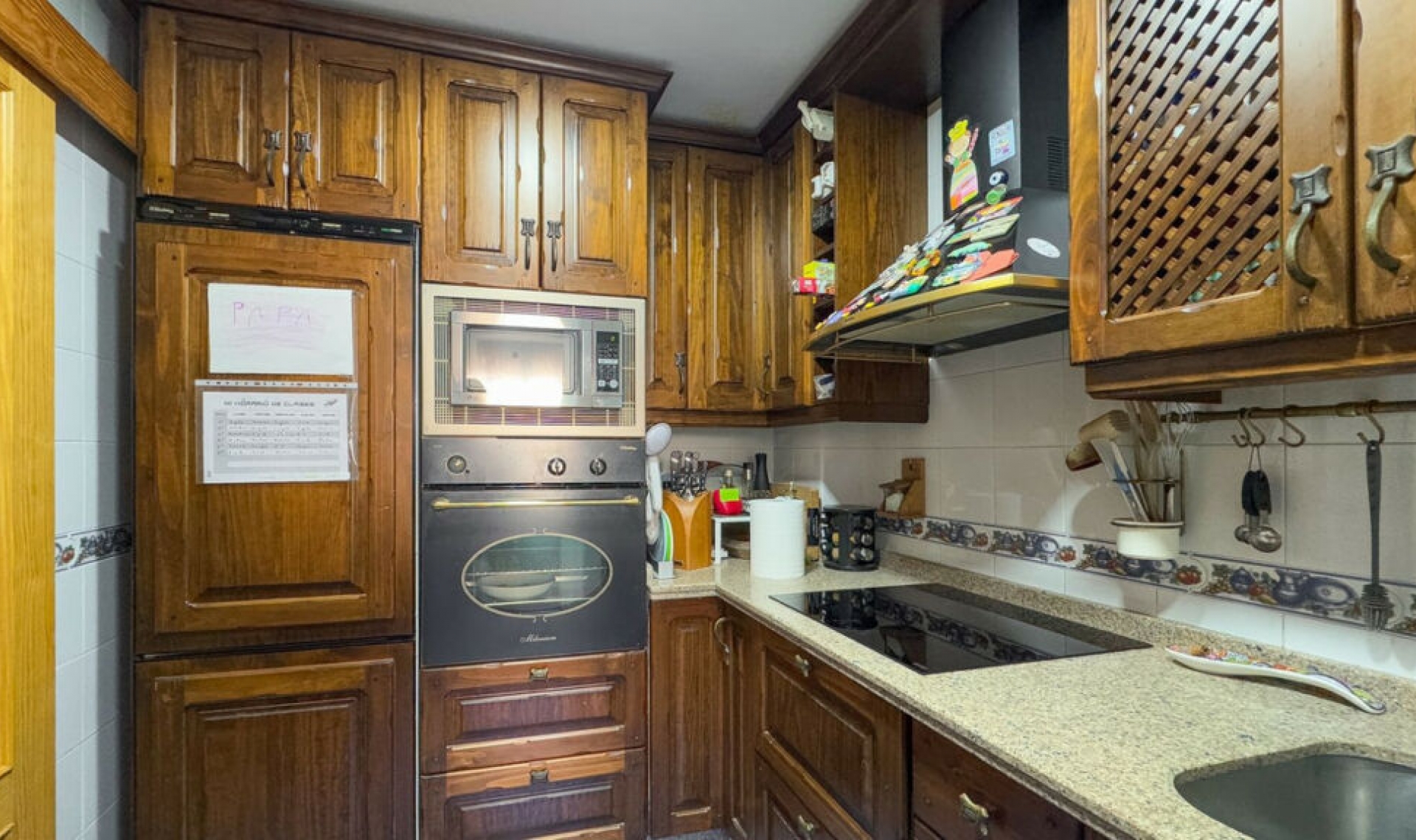 Resale - House -
Estepona