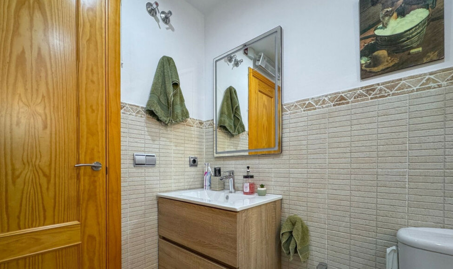 Resale - House -
Estepona