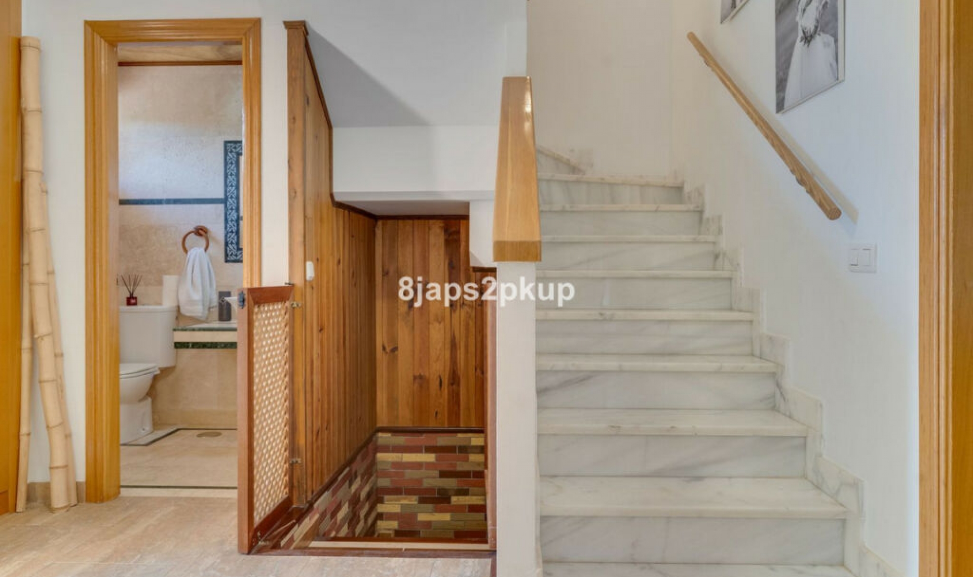 Resale - House -
Estepona