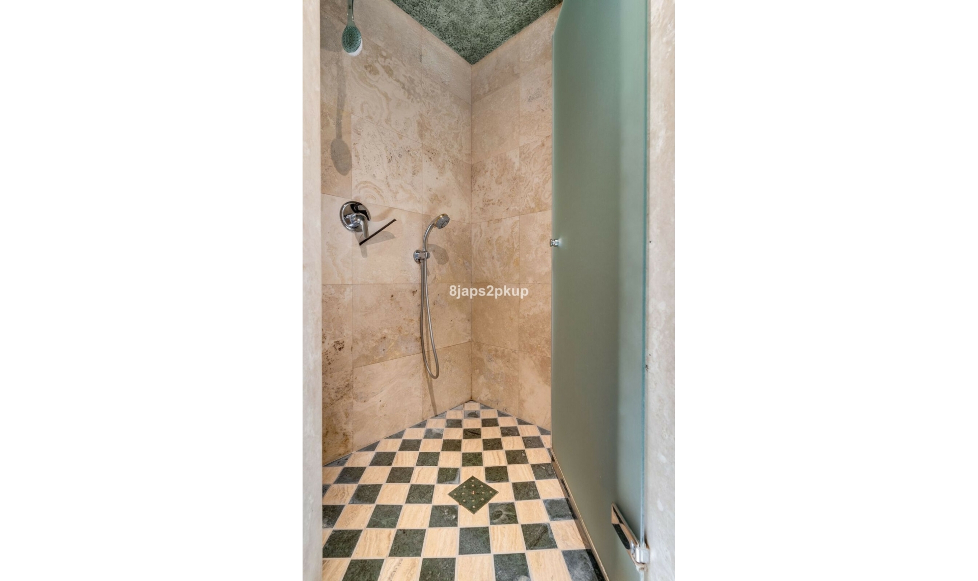 Resale - House -
Estepona