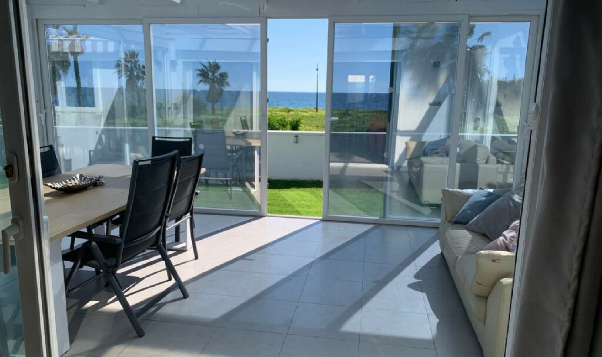 Resale - House -
Estepona