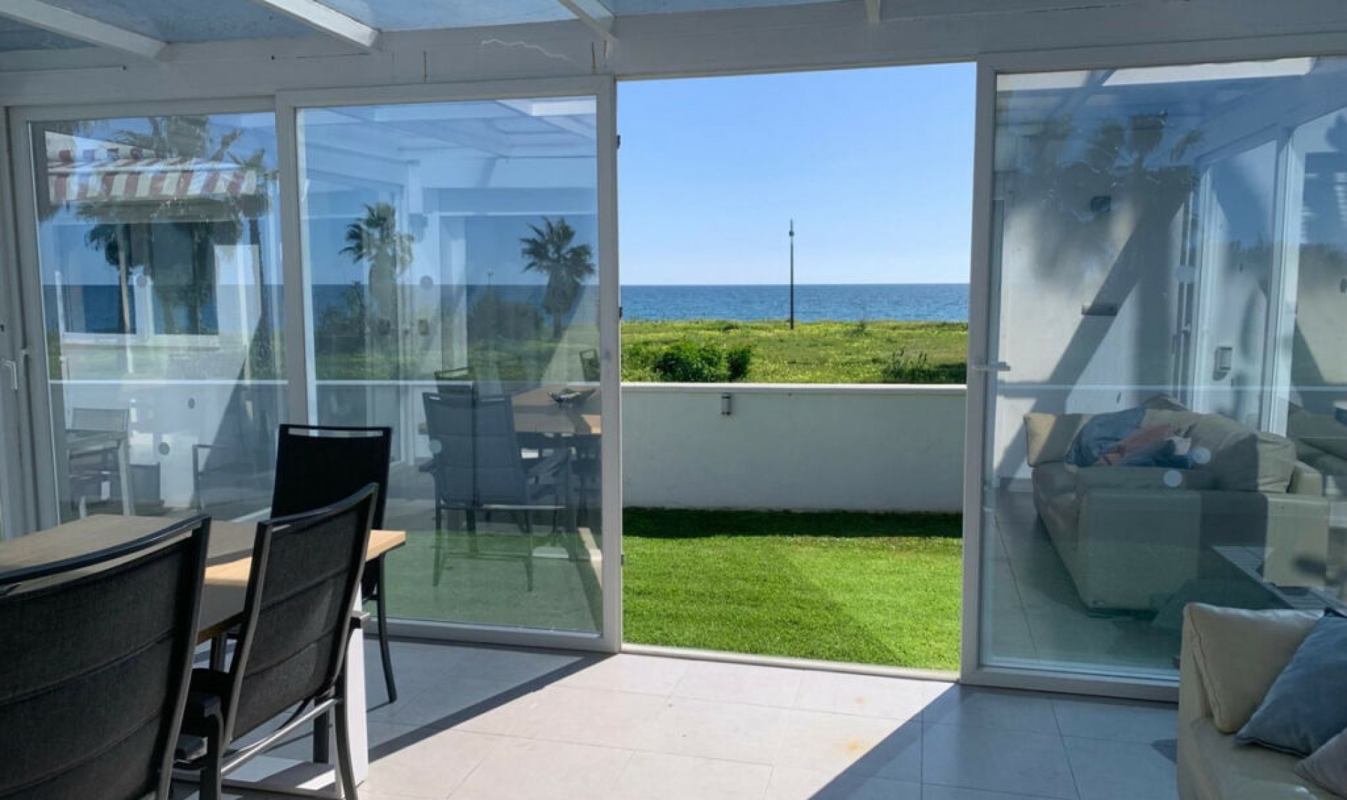 Resale - House -
Estepona