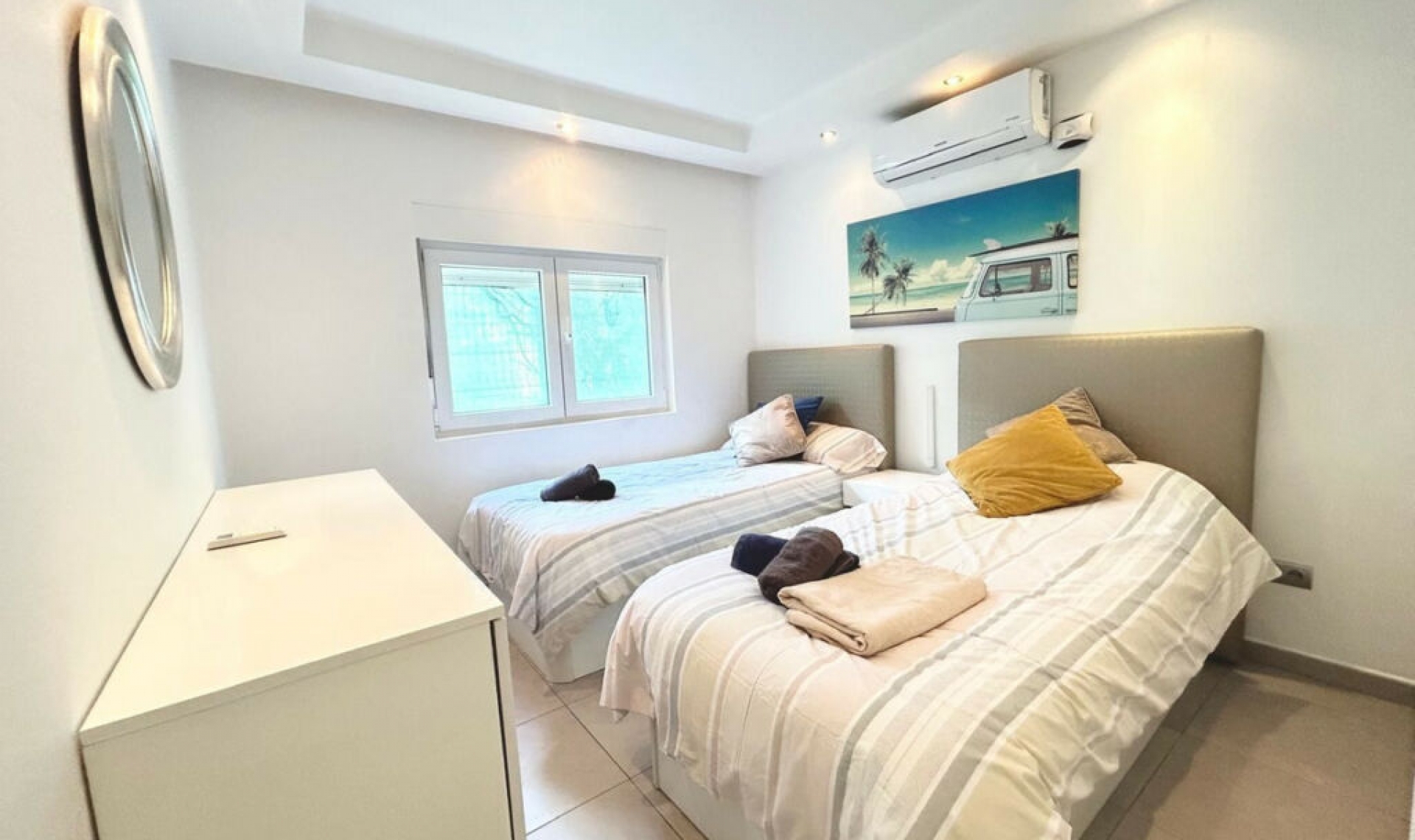 Resale - House -
Estepona