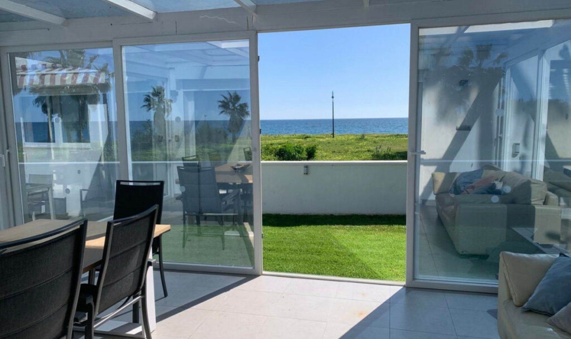 Resale - House -
Estepona