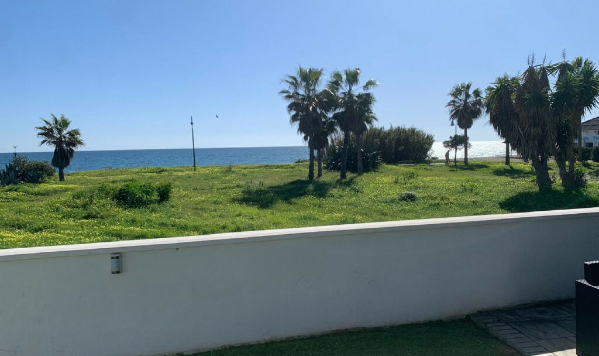 Resale - House -
Estepona