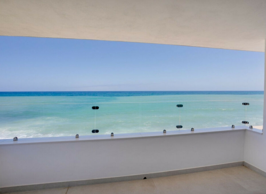 Resale - House -
Estepona