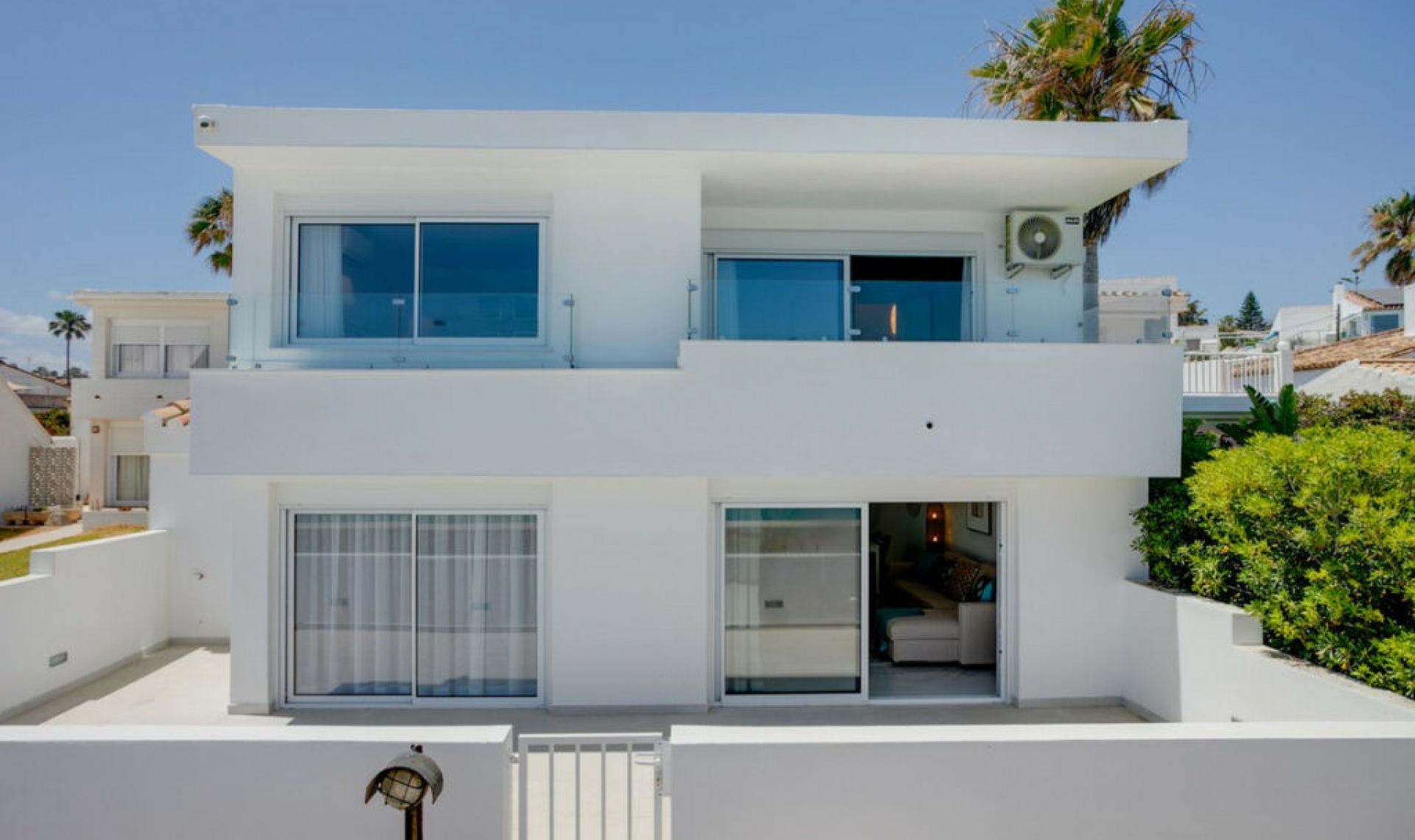 Resale - House -
Estepona
