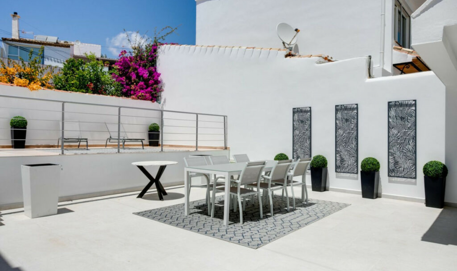 Resale - House -
Estepona