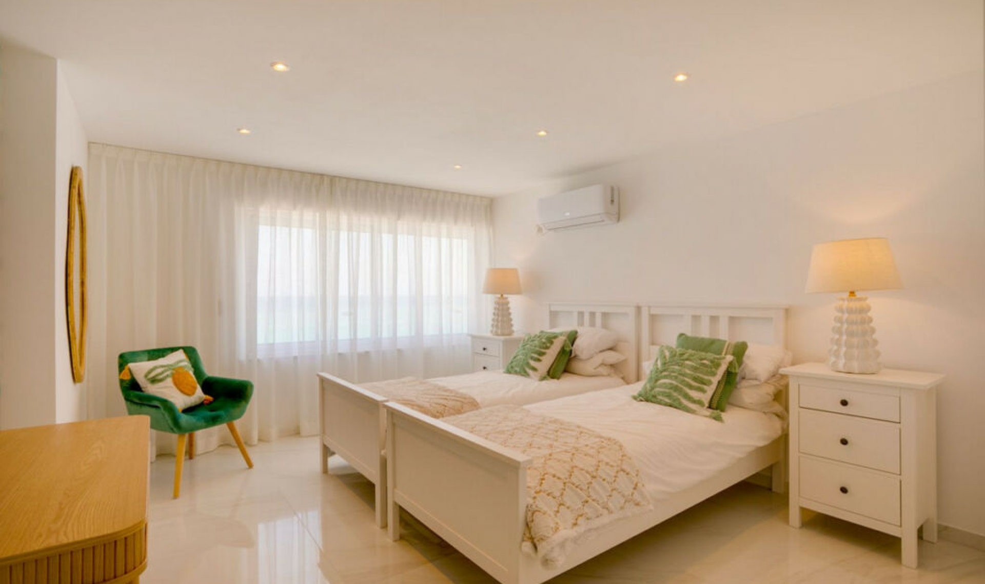 Resale - House -
Estepona