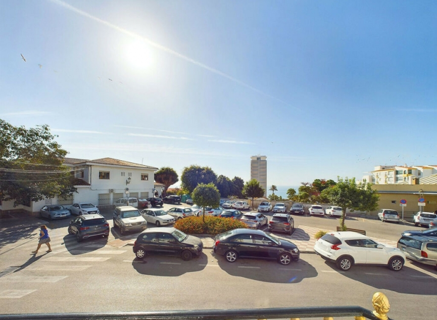 Resale - House -
Estepona