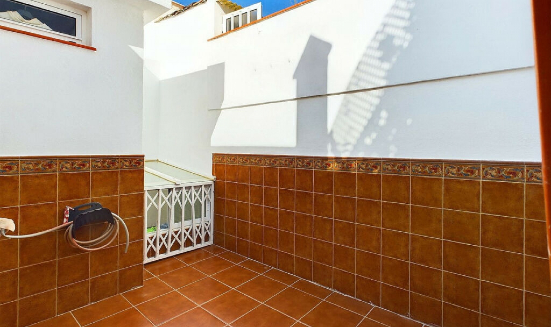 Resale - House -
Estepona