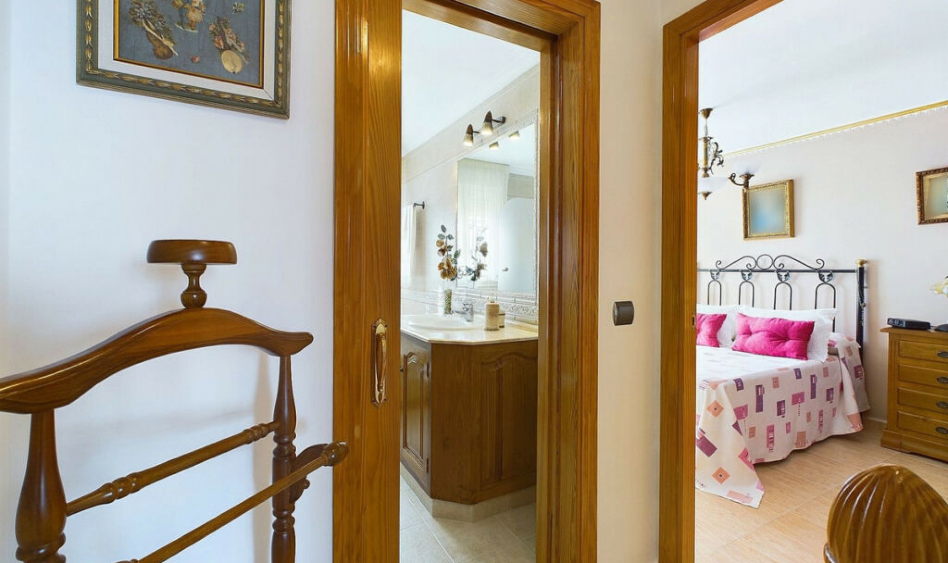 Resale - House -
Estepona