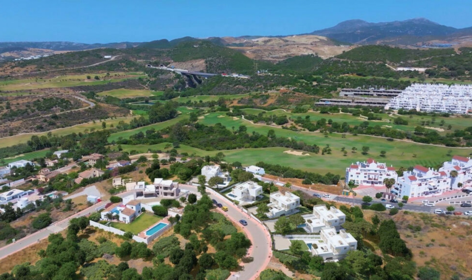 Resale - House -
Estepona