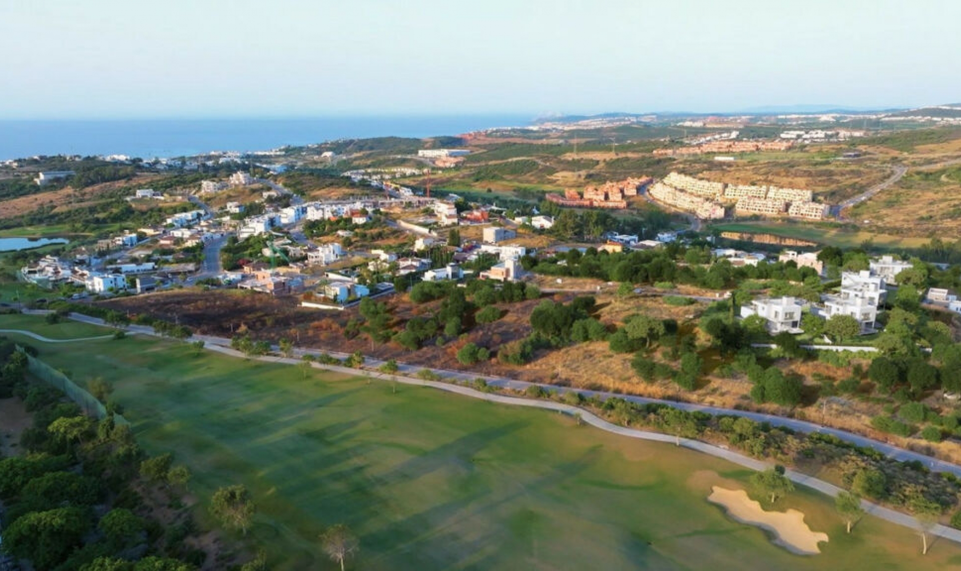 Resale - House -
Estepona