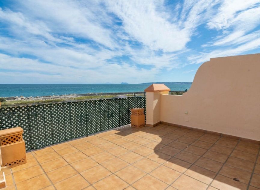 Resale - House -
Estepona