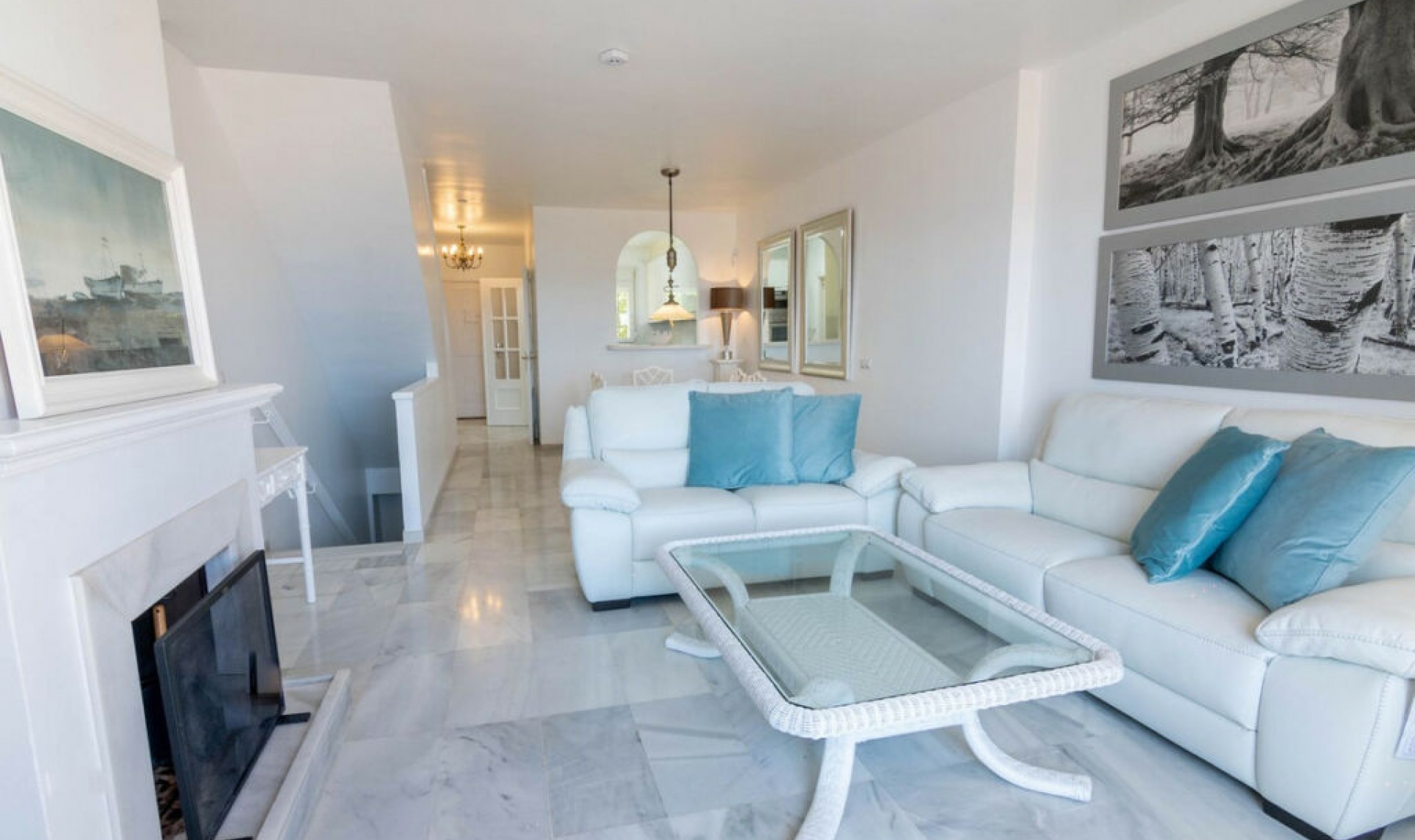 Resale - House -
Estepona