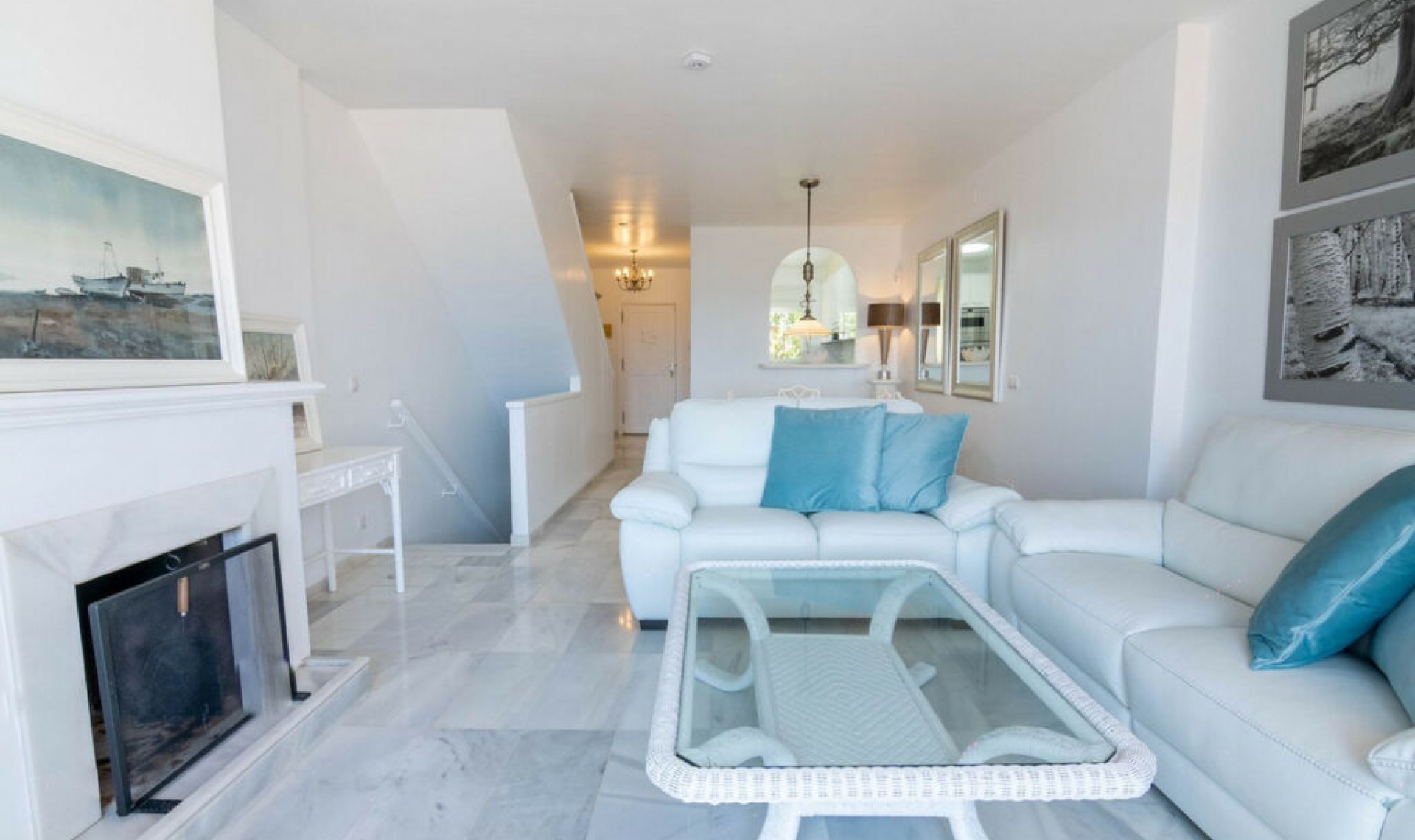 Resale - House -
Estepona