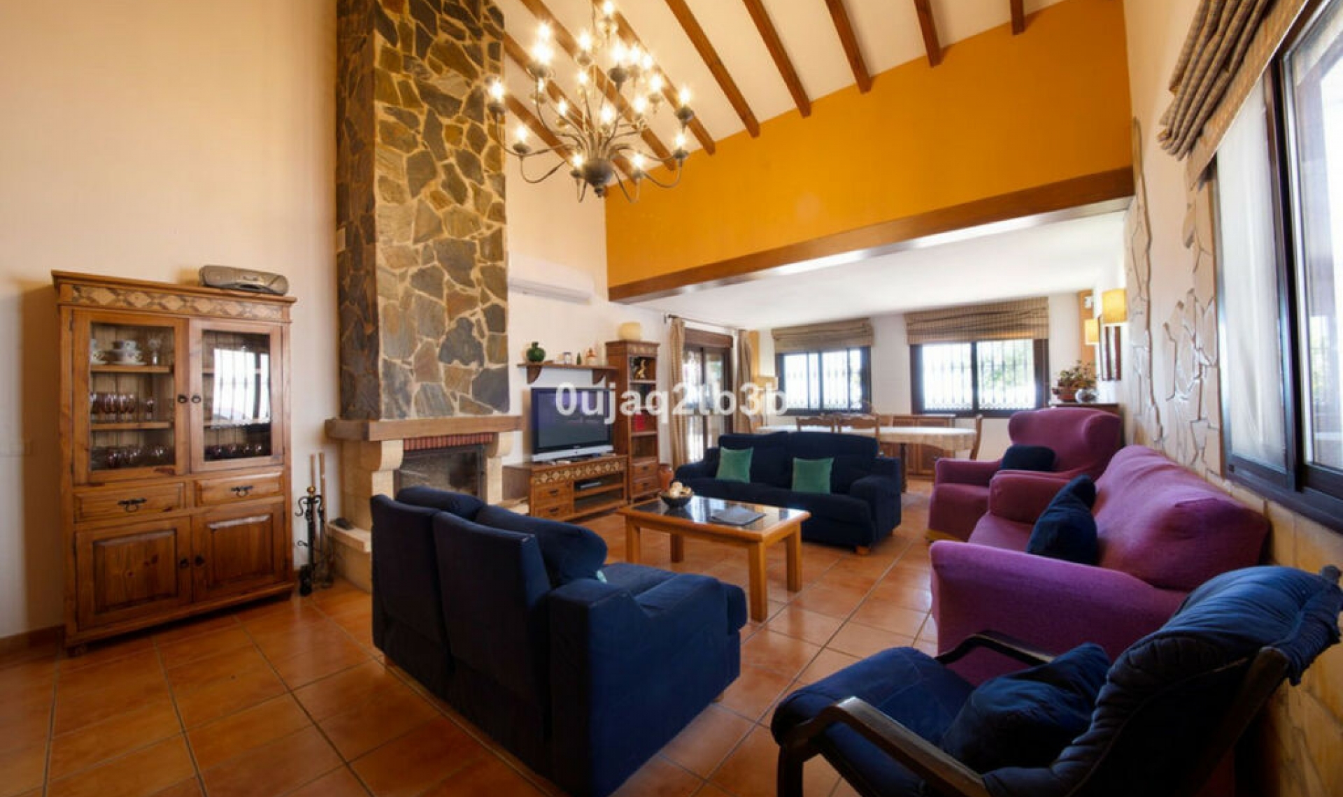 Resale - House -
Estepona